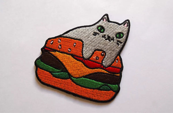 Embroidered Cat Likes Hamburger Iron On Patch/Cartoon Cutie patch/Clothing patch/Jacket patch/Kids patch/DIY